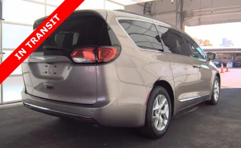 More photos of 2017 Chrysler Pacifica Touring-L at Auto Boutique Florida, FL