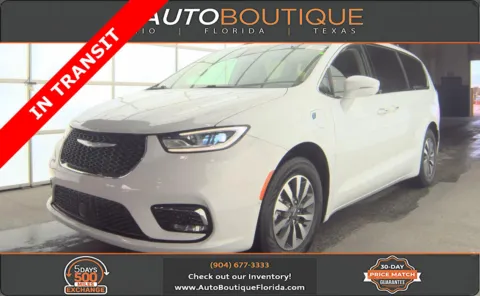 White 2021 Chrysler Pacifica Hybrid Touring L for sale in Jacksonville, FL