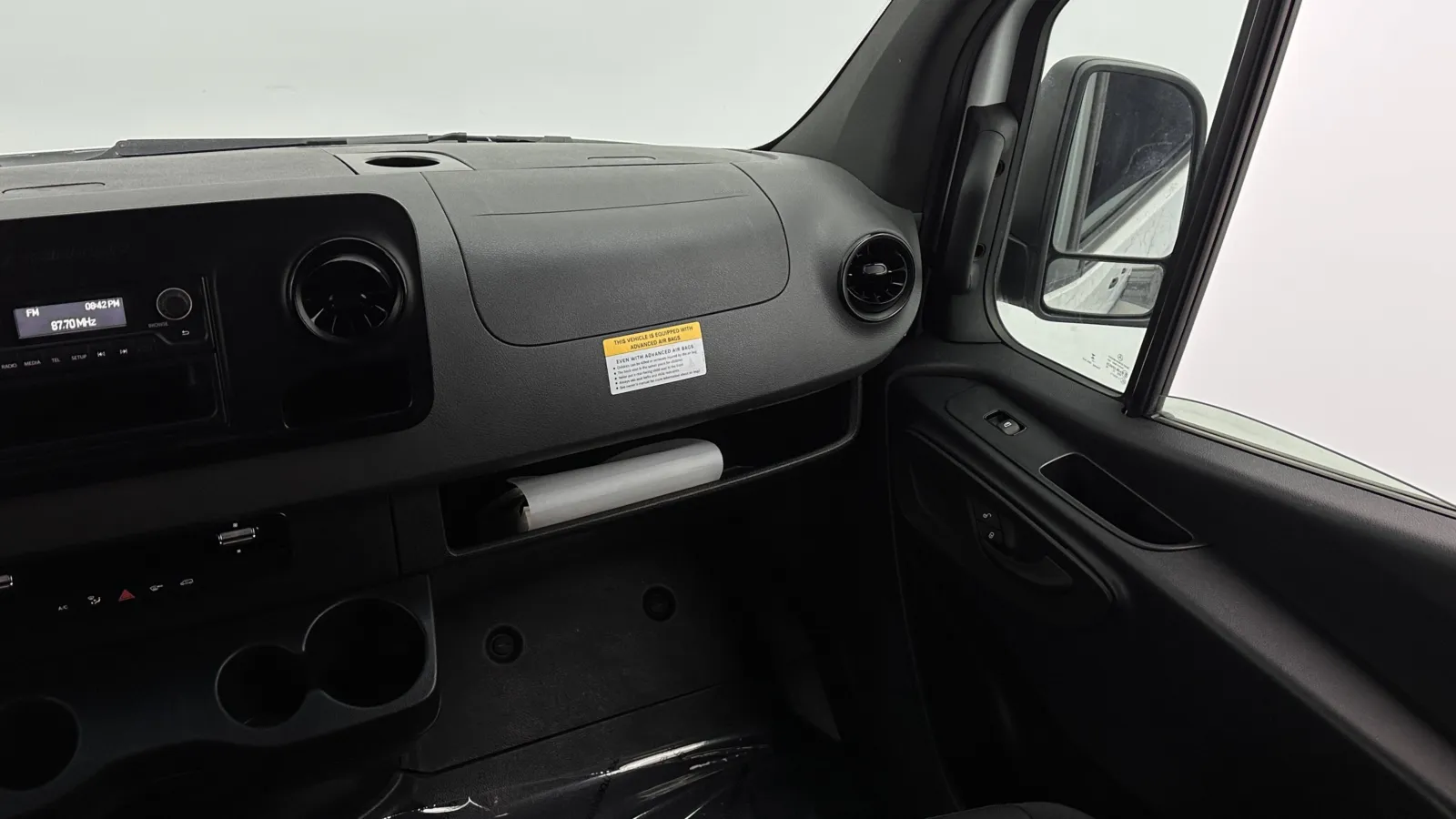 Mercedes-Benz Sprinter photo 19