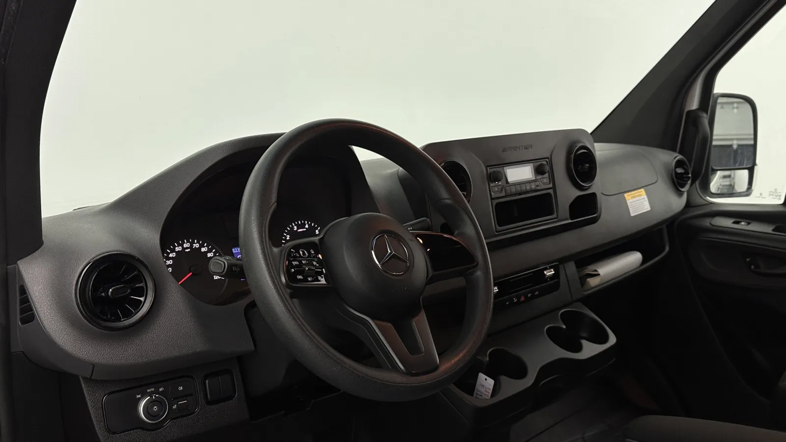 Mercedes-Benz Sprinter photo 8