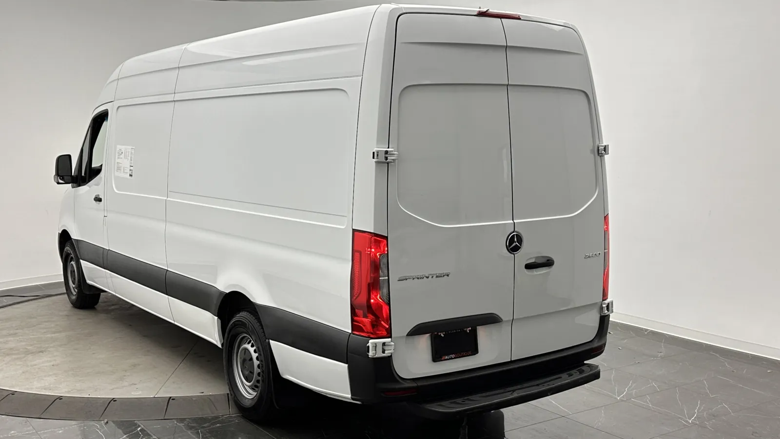 Mercedes-Benz Sprinter photo 5