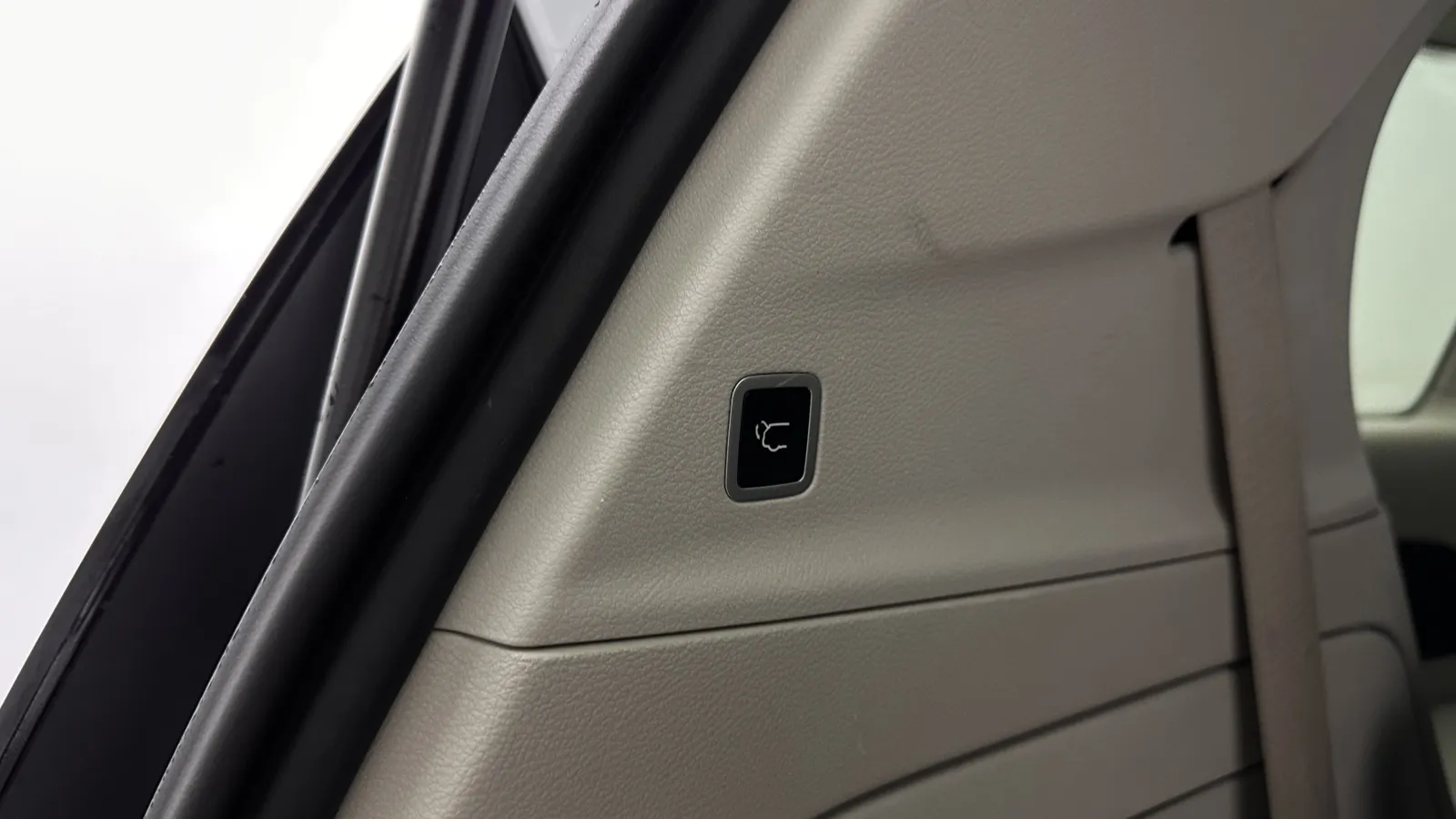 Chrysler Pacifica photo 31