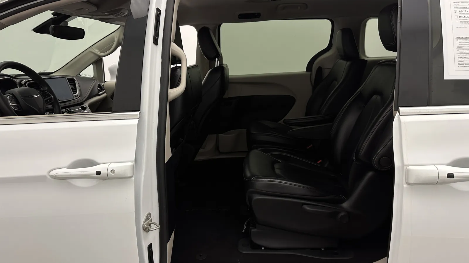 Chrysler Pacifica photo 24