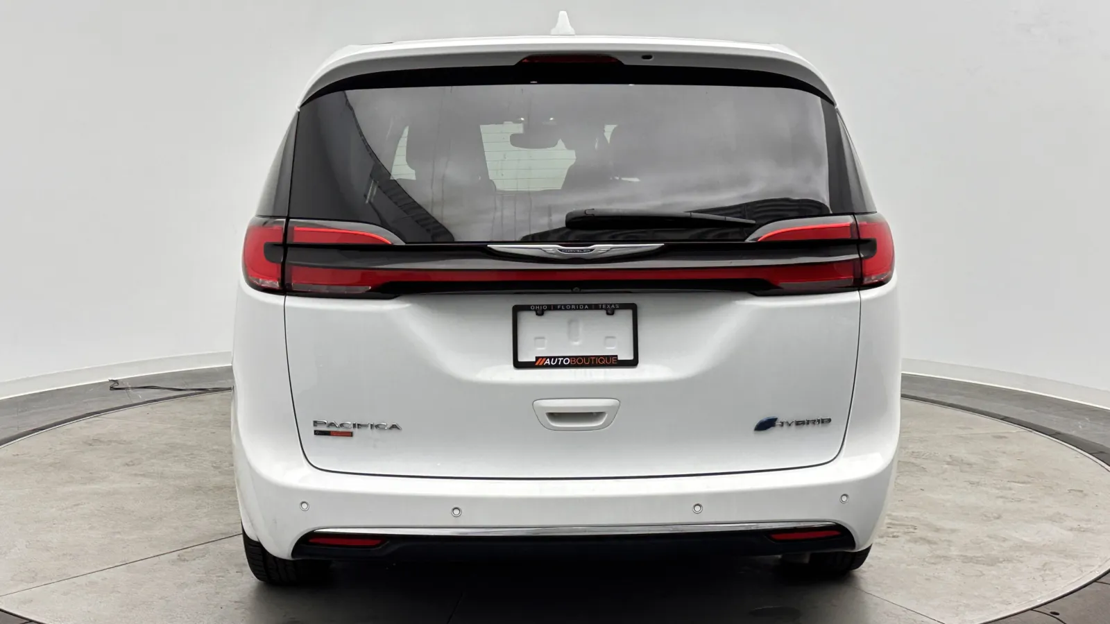 Chrysler Pacifica photo 6