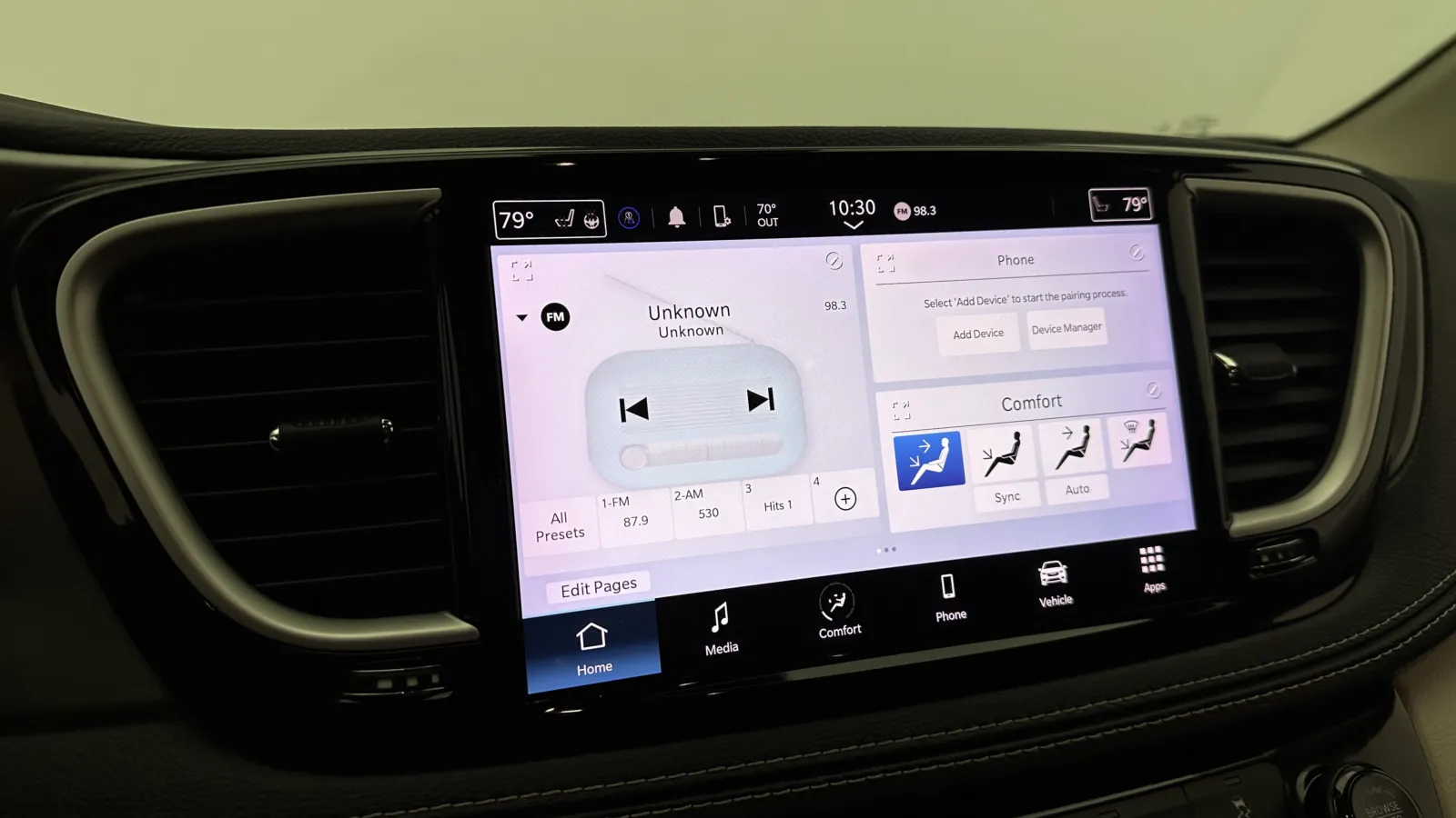 Chrysler Pacifica photo 21