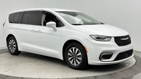 Another view of 2022 Chrysler Pacifica Hybrid Touring L for sale in Jacksonville, FL at Auto Boutique Florida