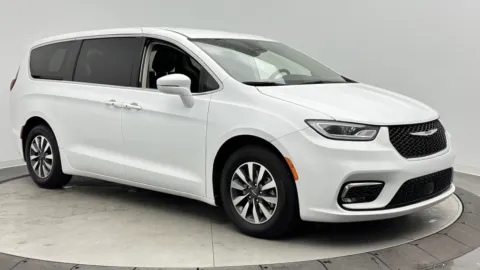 Another view of 2022 Chrysler Pacifica Hybrid Touring L for sale in Jacksonville, FL at Auto Boutique Florida