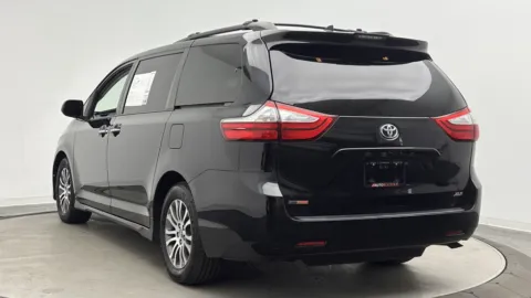 More photos of 2018 Toyota Sienna XLE Auto Access Seat at Auto Boutique Florida, FL