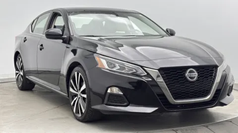 Another view of 2022 Nissan Altima 2.5 SR for sale in Jacksonville, FL at Auto Boutique Florida