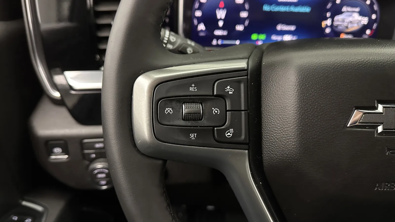Chevrolet Silverado photo 18