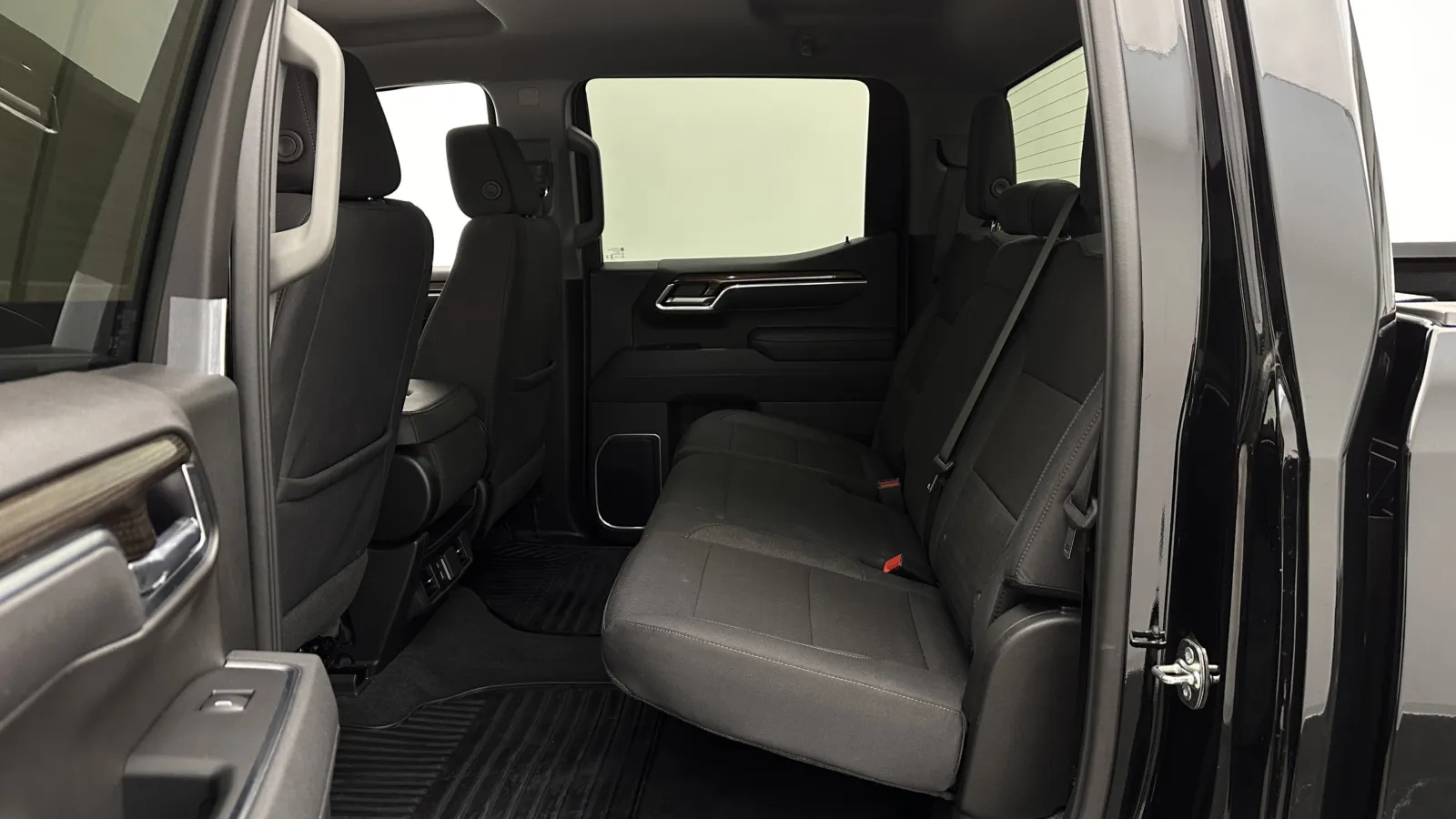 Chevrolet Silverado photo 21