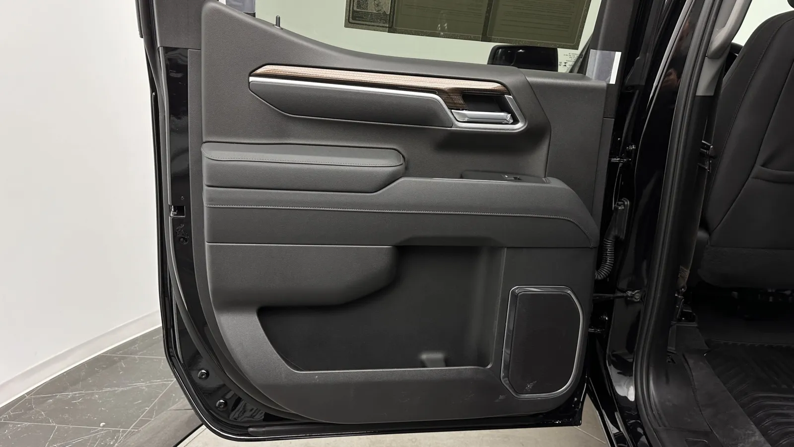 Chevrolet Silverado photo 22