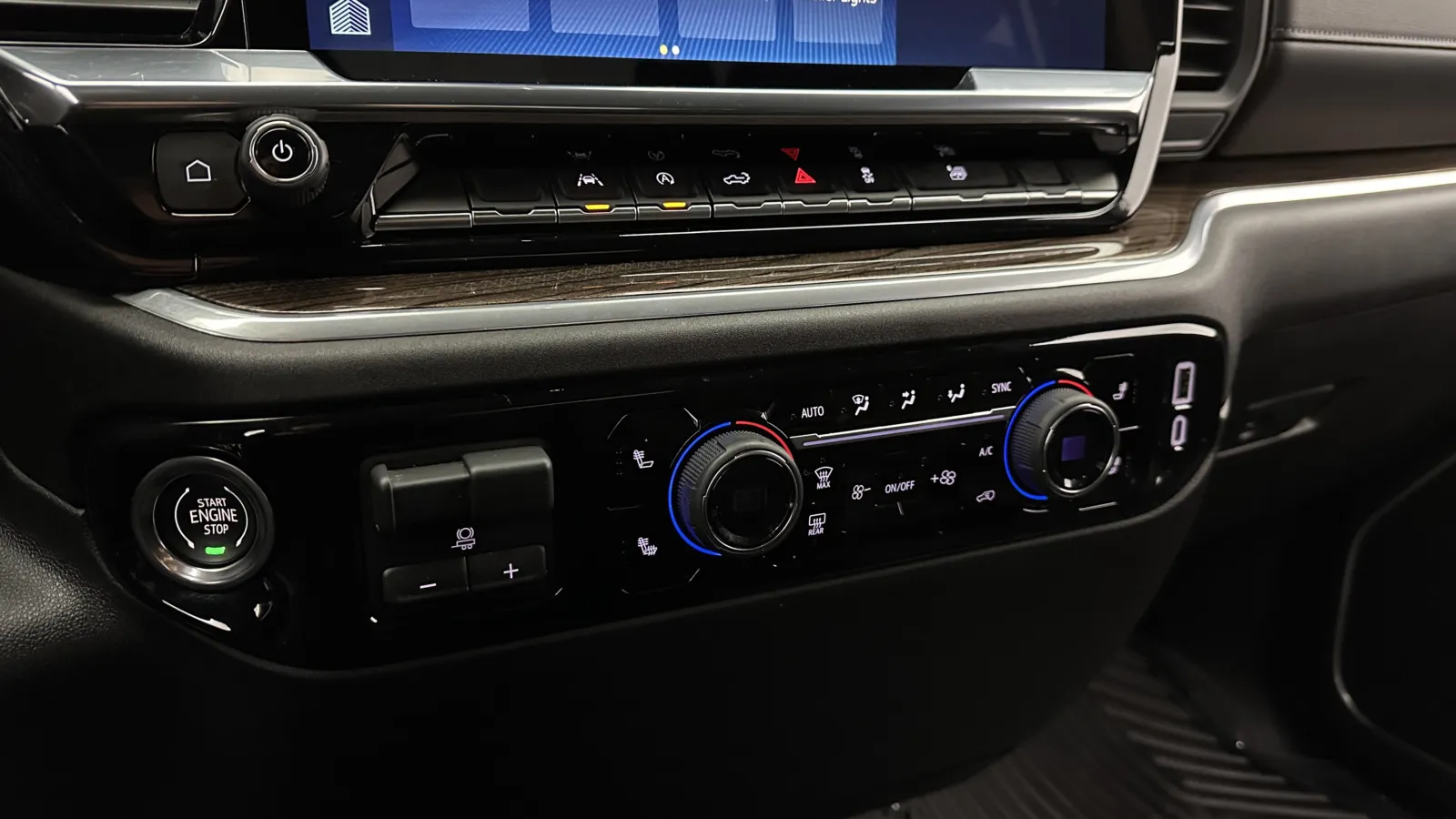 Chevrolet Silverado photo 14