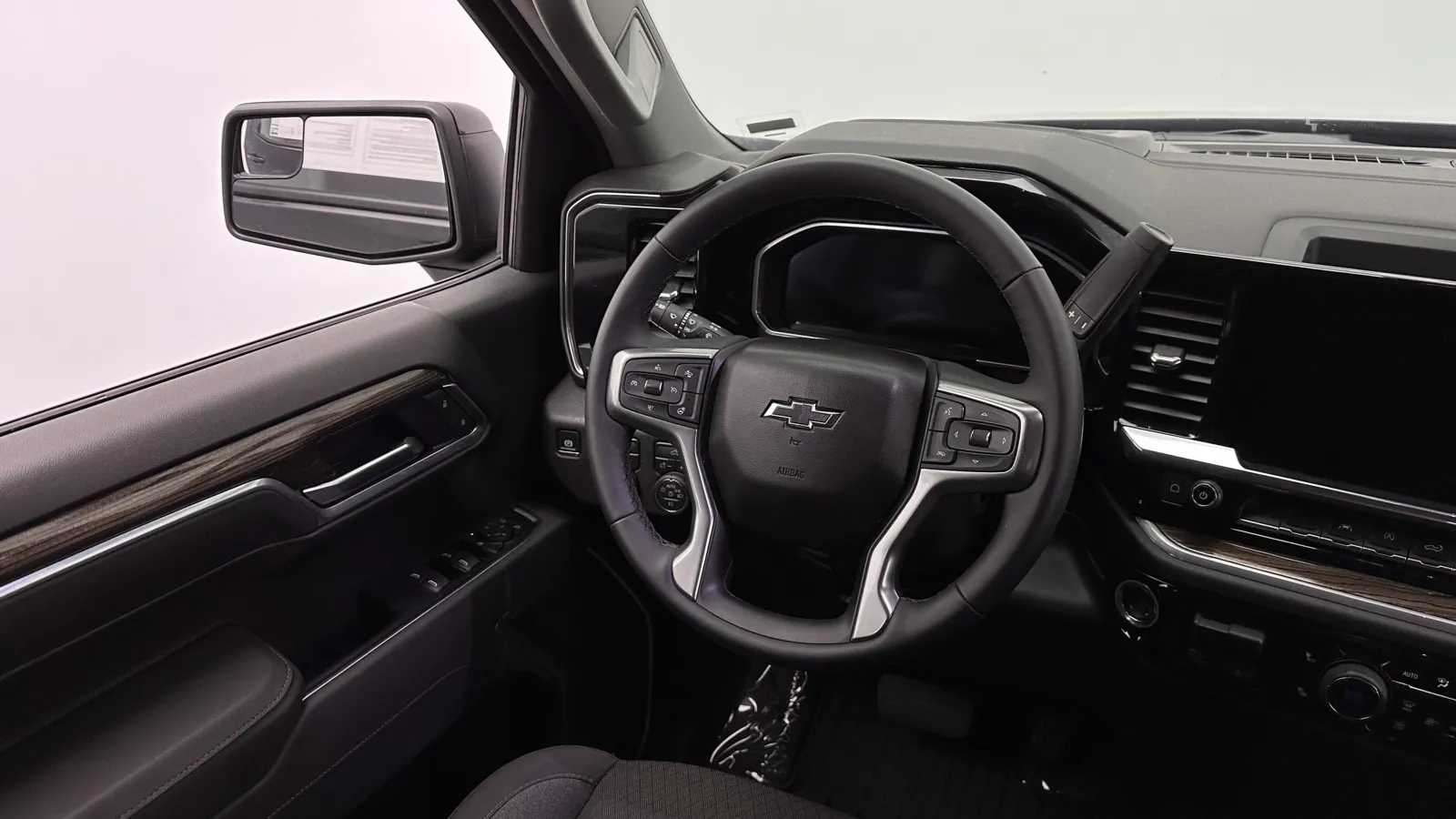 Chevrolet Silverado photo 24