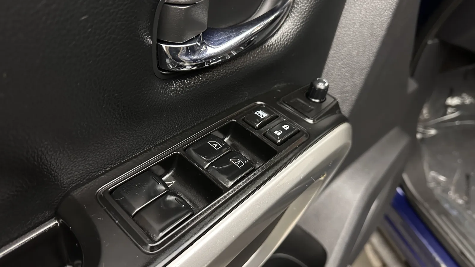 Nissan Titan photo 10