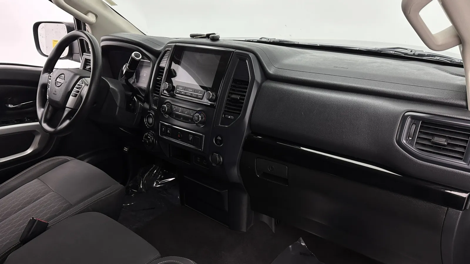 Nissan Titan photo 29