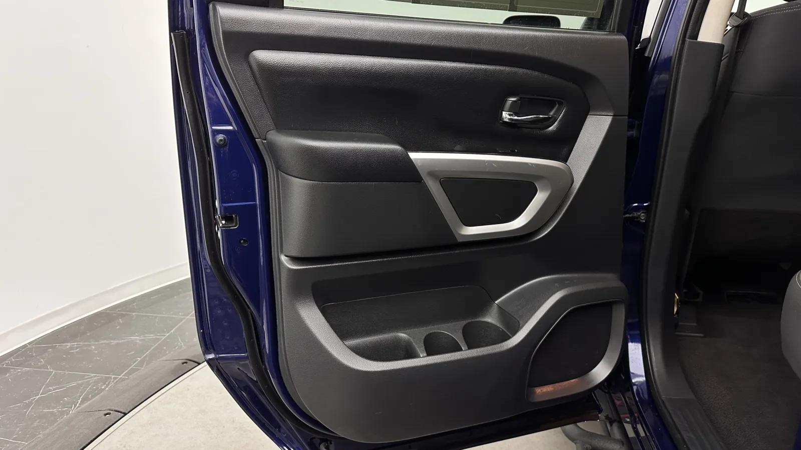 Nissan Titan photo 18