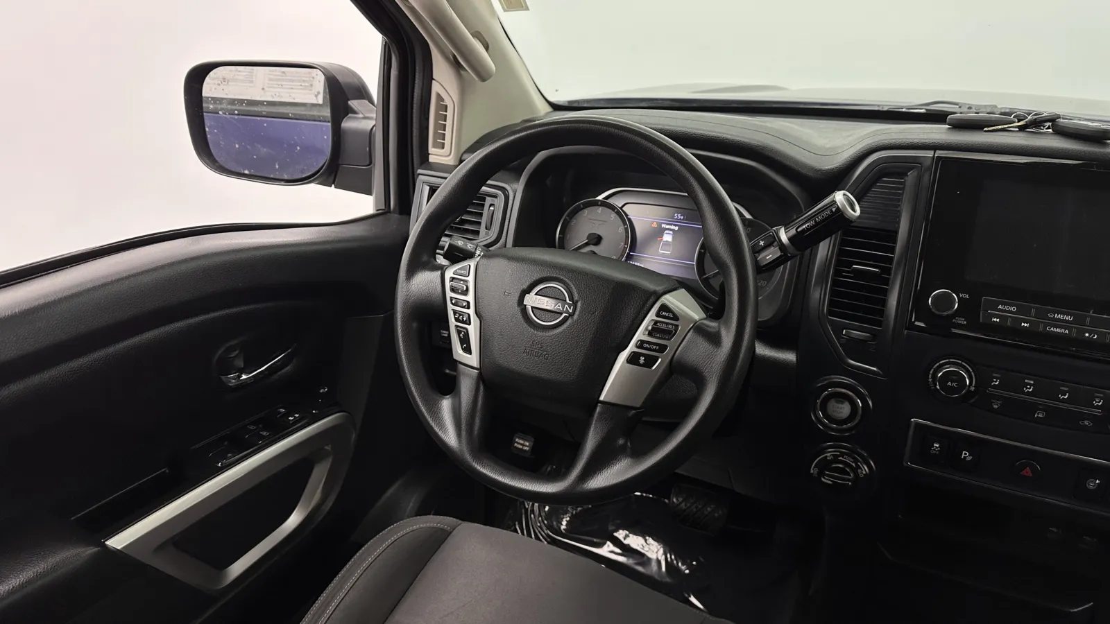 Nissan Titan photo 22