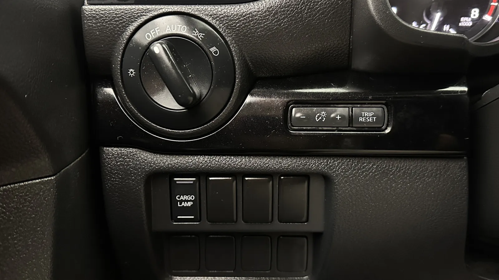 Nissan Titan photo 16