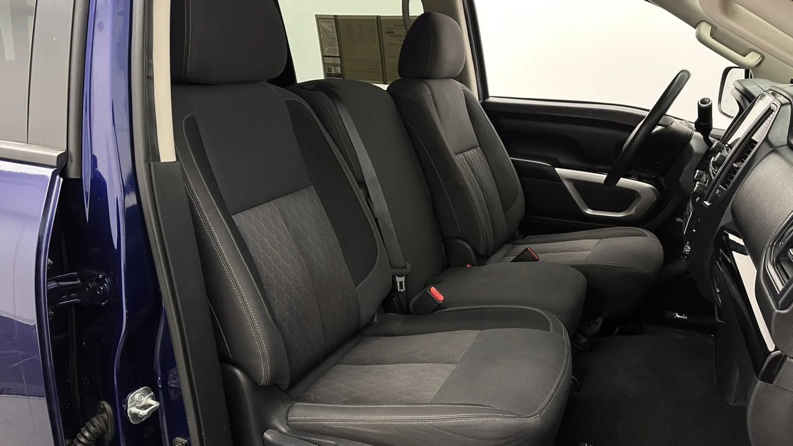 Nissan Titan photo 30