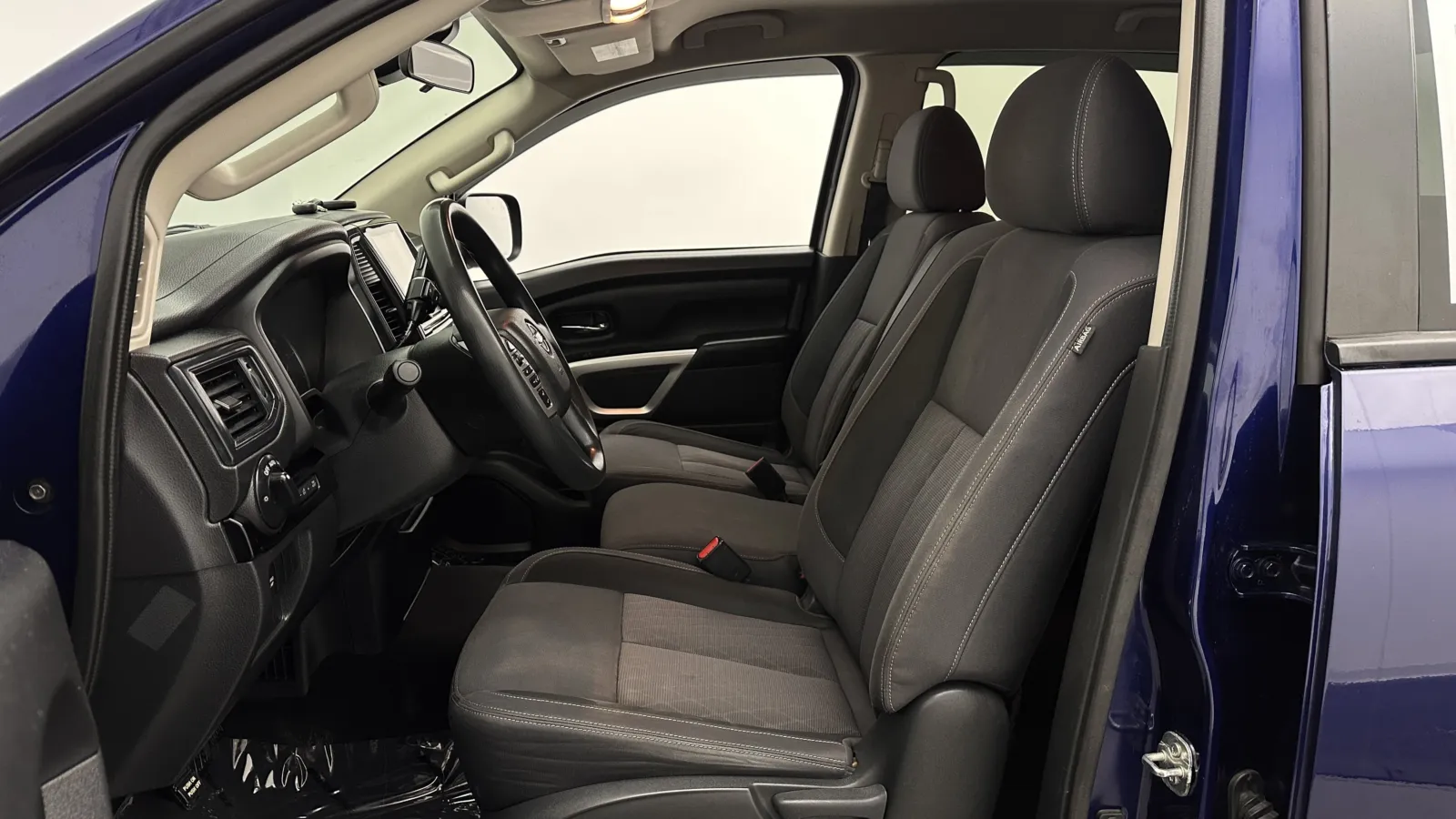 Nissan Titan photo 11
