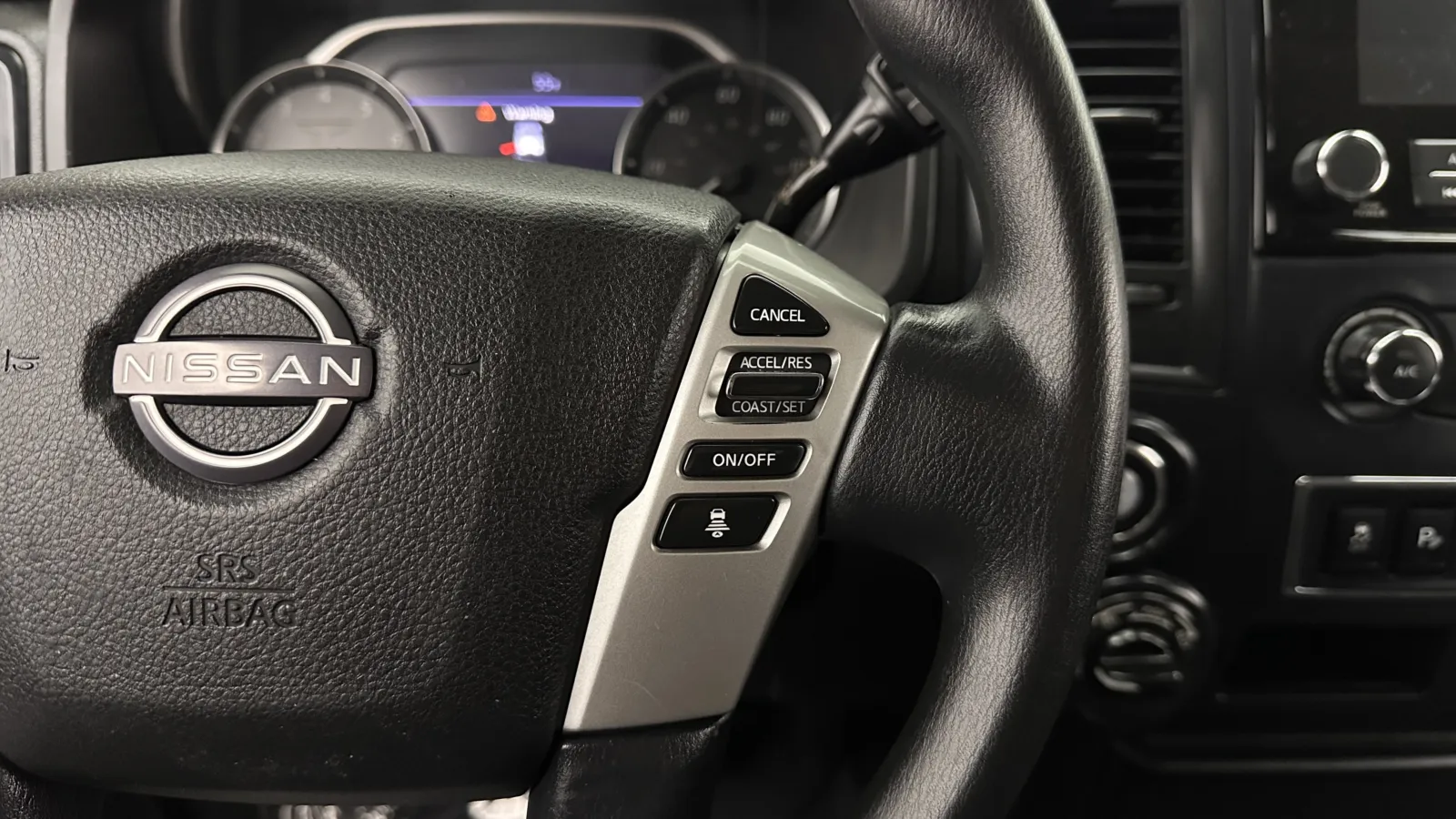 Nissan Titan photo 19