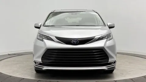 Photos of 2022 Toyota Sienna XLE for sale in Jacksonville, FL at Auto Boutique Florida