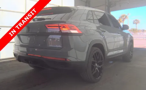 More photos of 2022 Volkswagen Atlas Cross Sport 3.6L V6 SE w/Technology at Auto Boutique Florida, FL