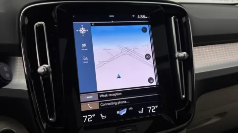 More photos of 2021 Volvo XC40 Momentum at Auto Boutique Florida, FL