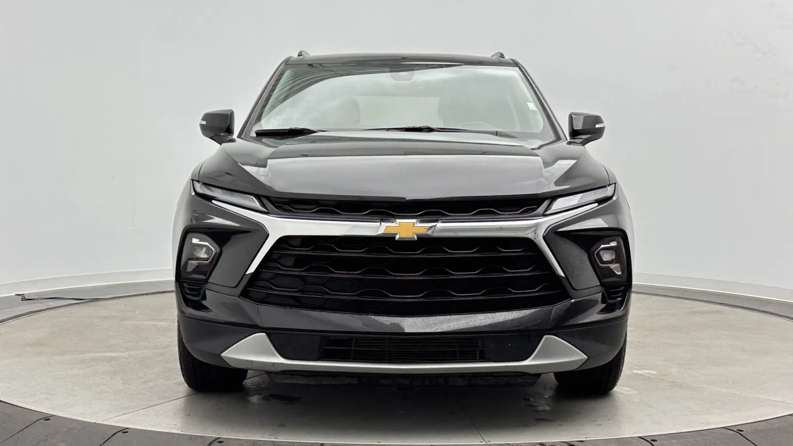 Chevrolet Blazer photo 2