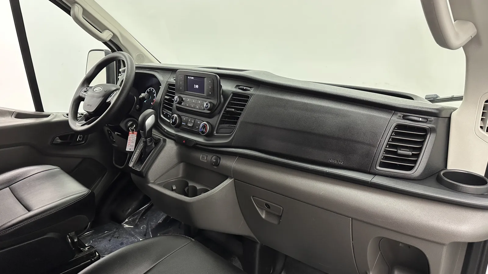Ford Transit photo 24