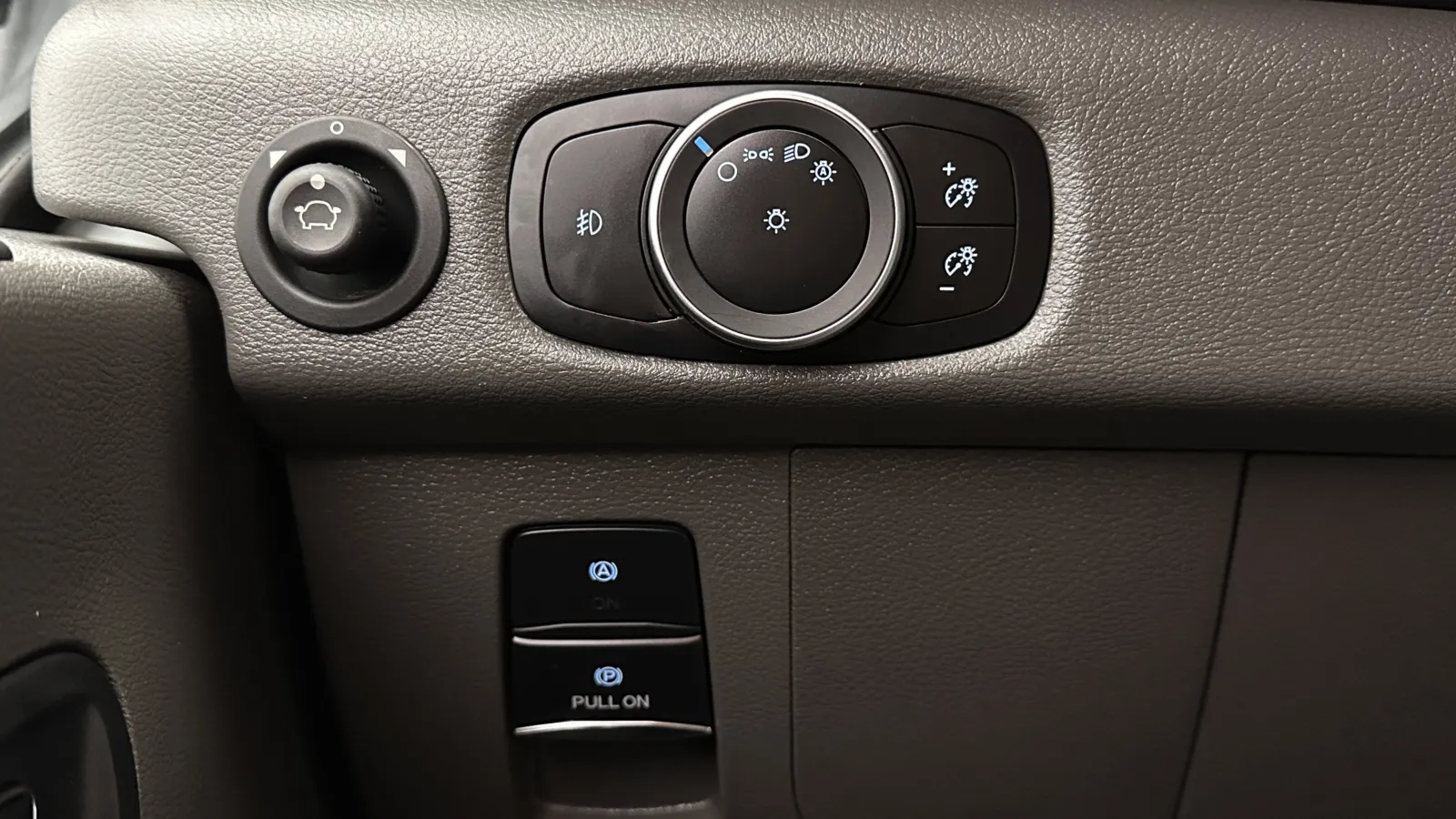 Ford Transit photo 17