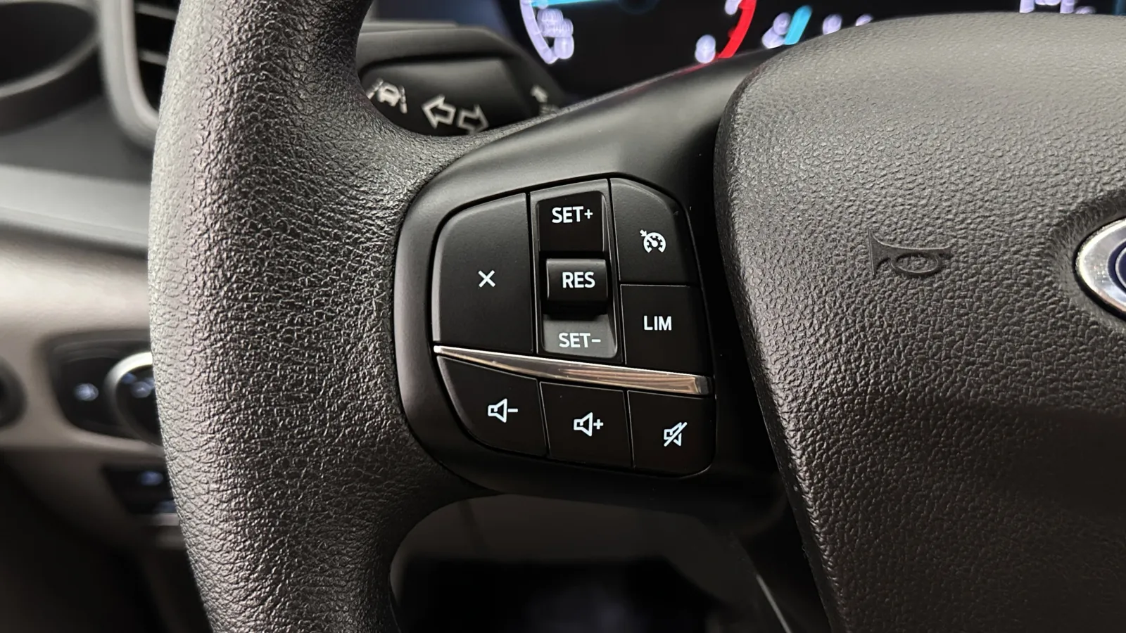 Ford Transit photo 14