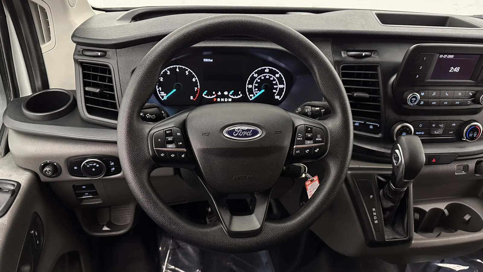 Ford Transit photo 18