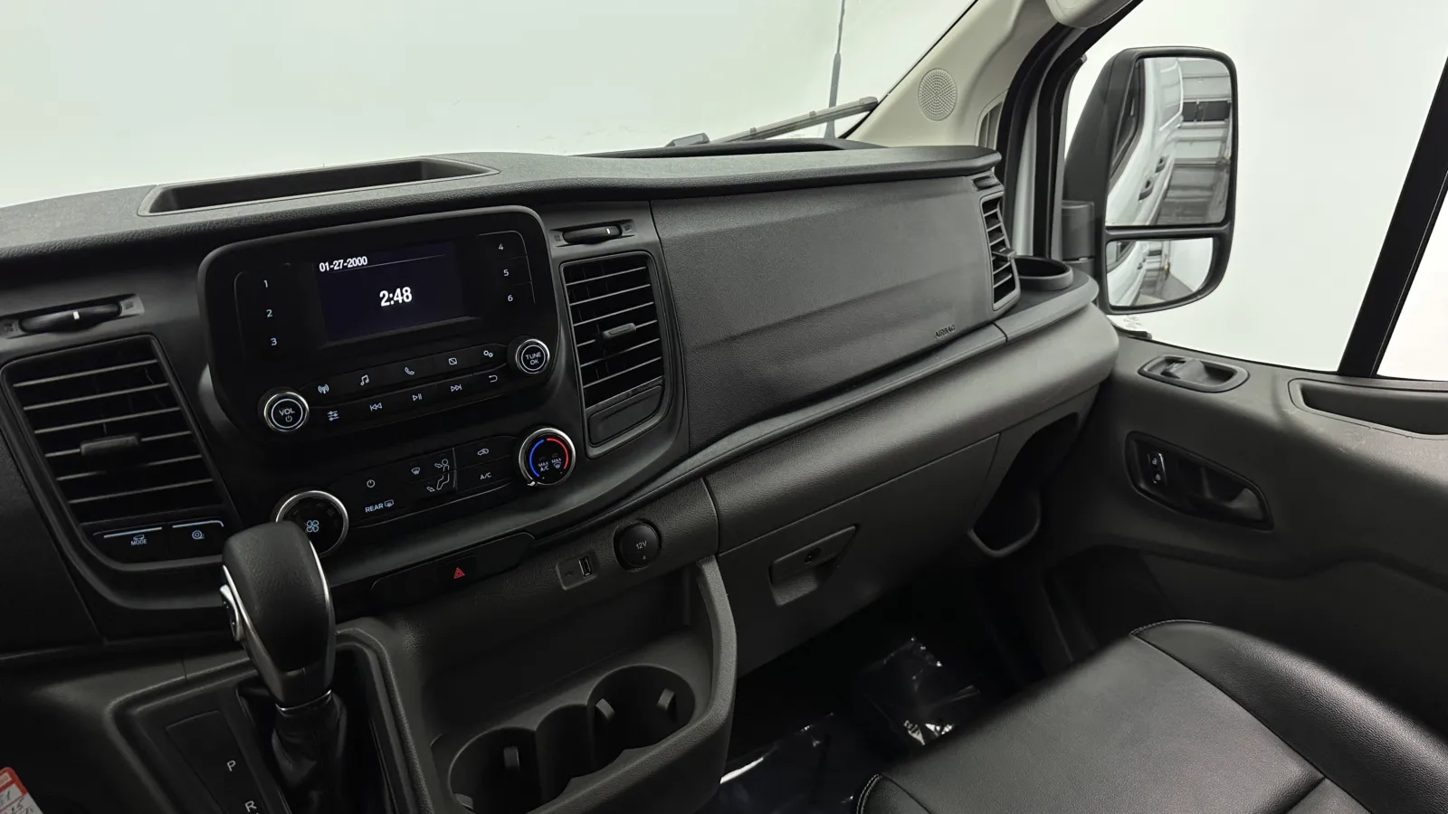 Ford Transit photo 20