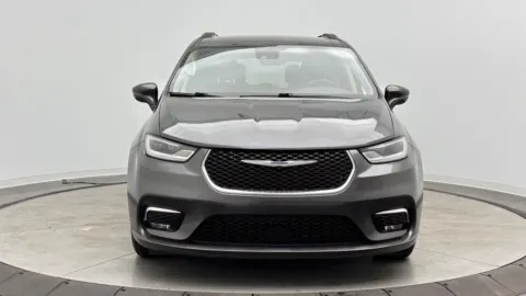 Photos of 2022 Chrysler Pacifica Touring L for sale in Jacksonville, FL at Auto Boutique Florida