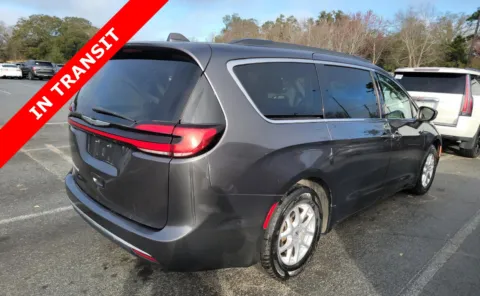 More photos of 2022 Chrysler Pacifica Touring L at Auto Boutique Florida, FL