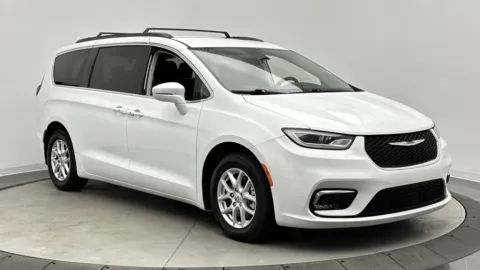 Another view of 2022 Chrysler Pacifica Touring L for sale in Jacksonville, FL at Auto Boutique Florida