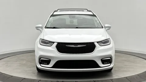 Photos of 2022 Chrysler Pacifica Touring L for sale in Jacksonville, FL at Auto Boutique Florida