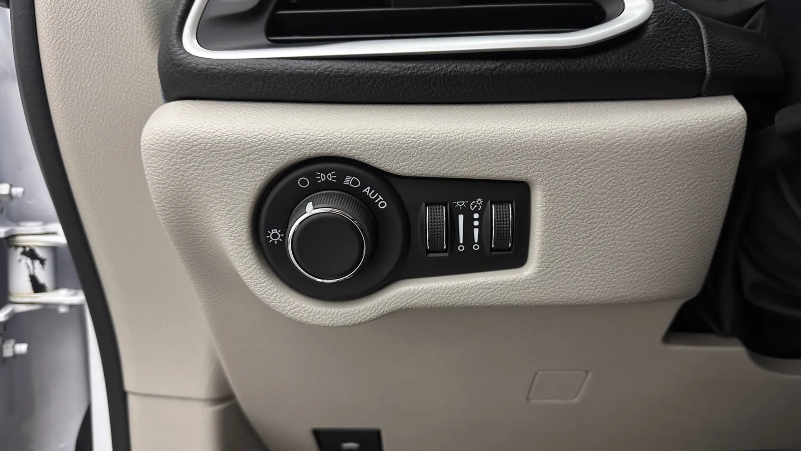 Chrysler Voyager photo 17