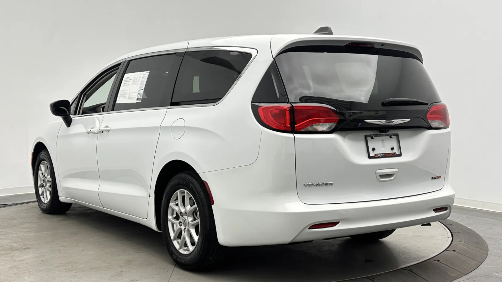 Chrysler Voyager photo 5