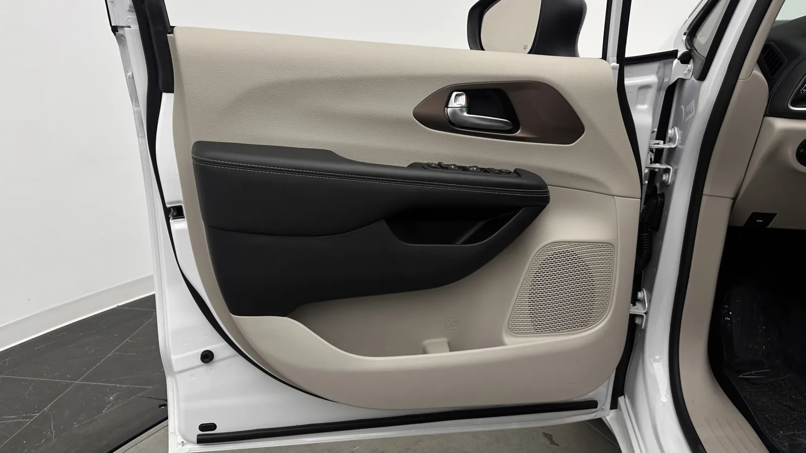 Chrysler Voyager photo 9