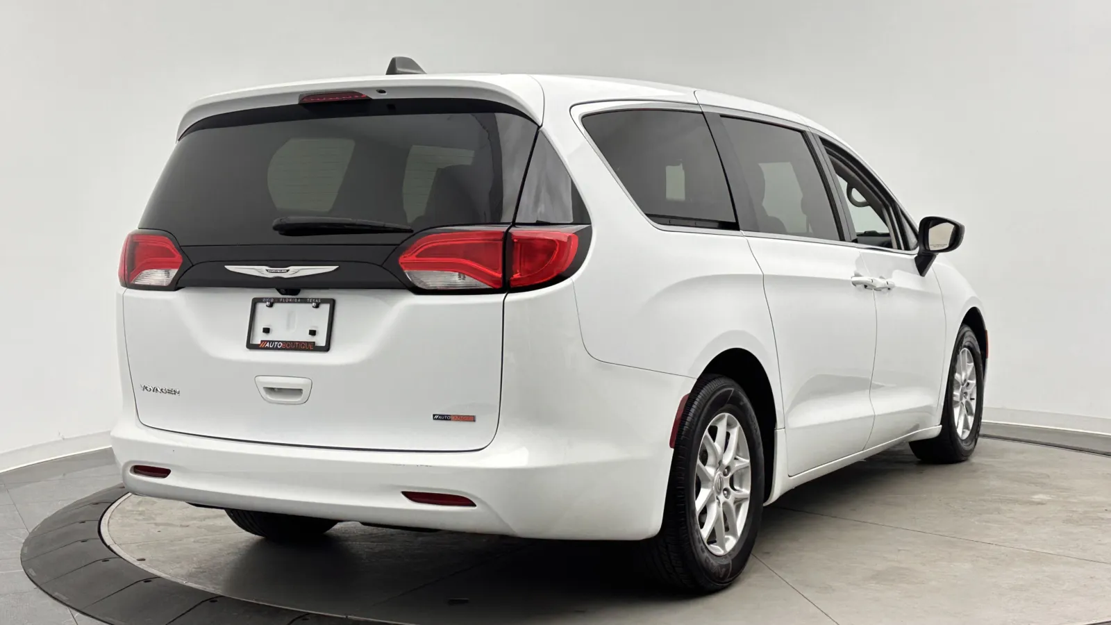 Chrysler Voyager photo 7