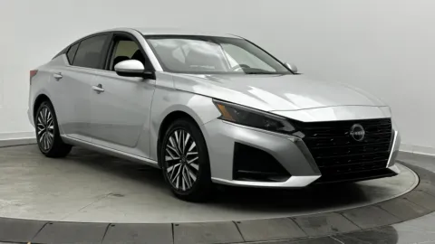 Another view of 2023 Nissan Altima 2.5 SV for sale in Jacksonville, FL at Auto Boutique Florida