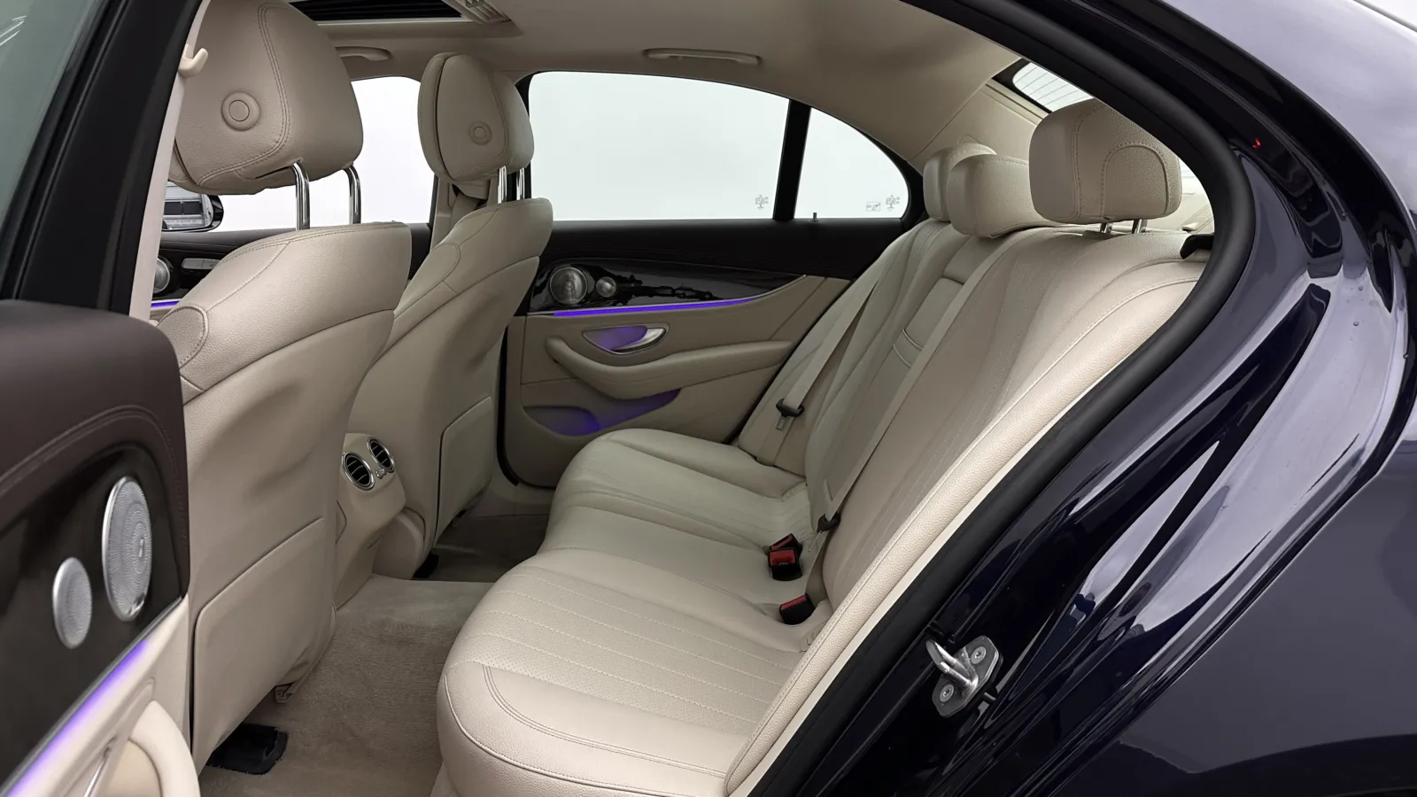 Mercedes-Benz E-Class photo 19