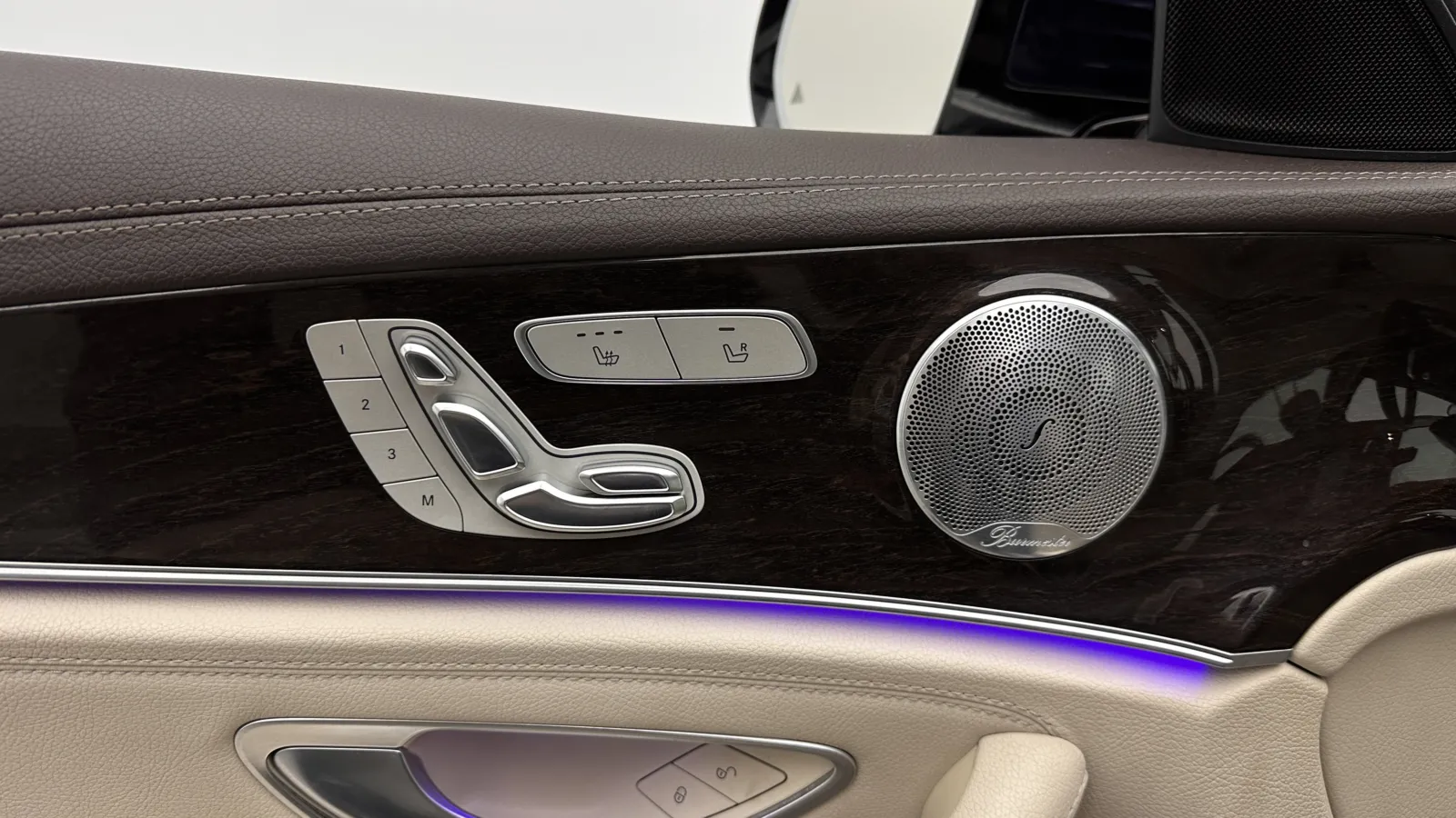 Mercedes-Benz E-Class photo 12