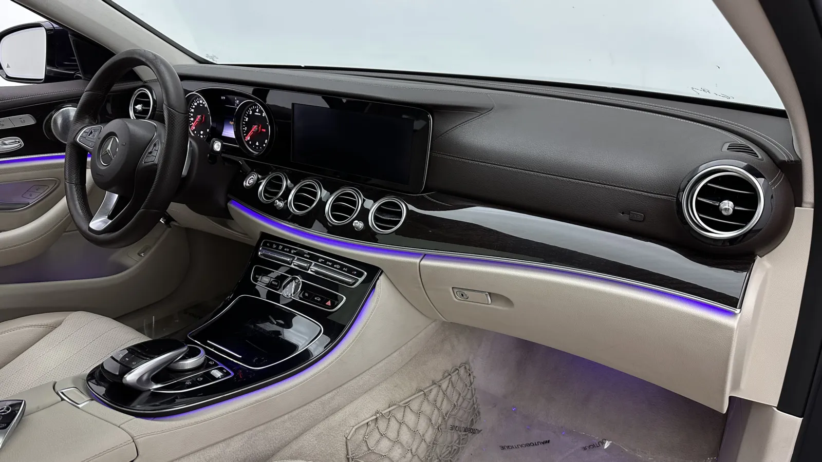 Mercedes-Benz E-Class photo 30