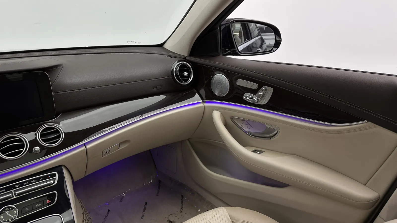 Mercedes-Benz E-Class photo 24