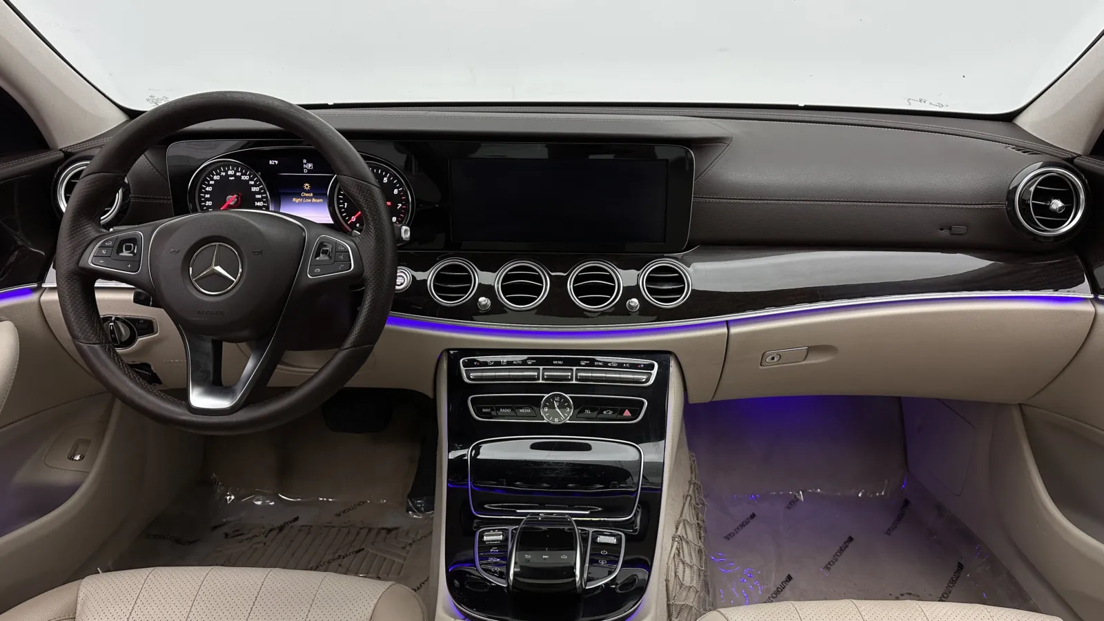 Mercedes-Benz E-Class photo 23