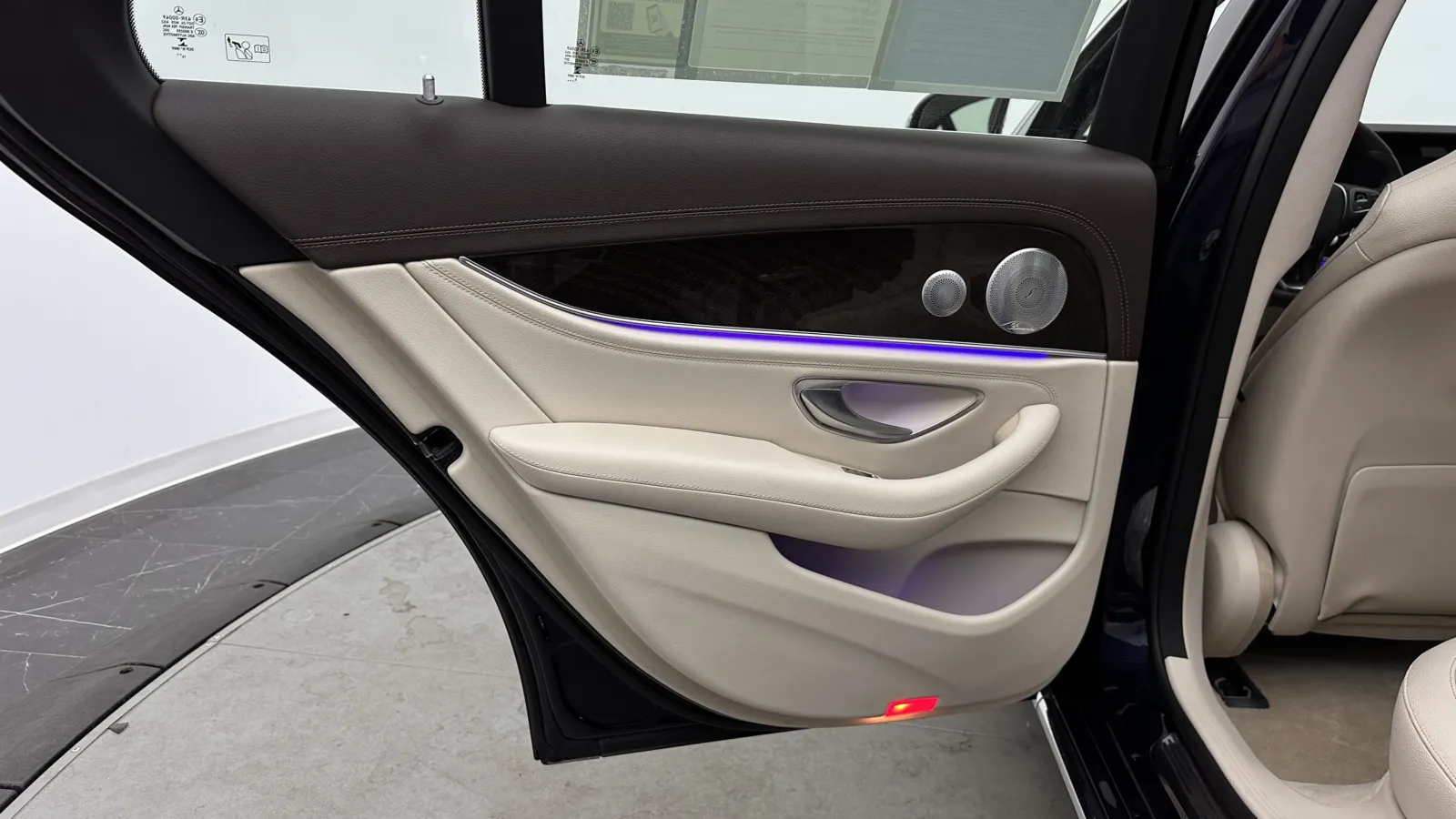 Mercedes-Benz E-Class photo 20
